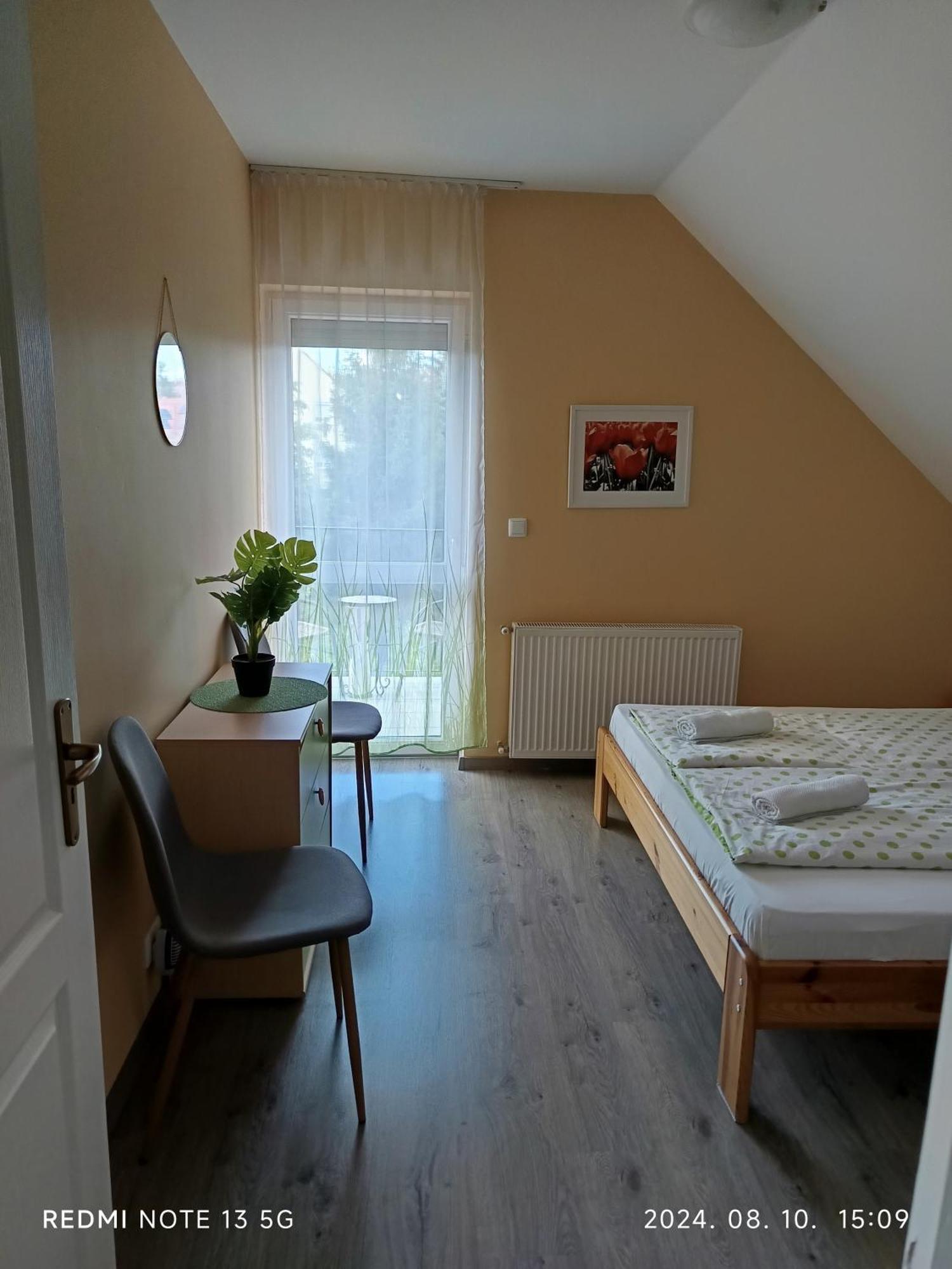 Zita Apartman Eger Chambre photo