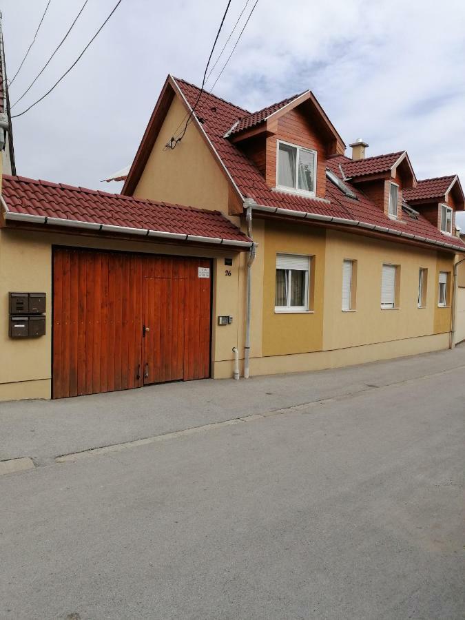 Zita Apartman Eger Extérieur photo